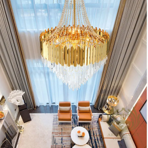 Düğün Salonu Avize Modelleri, Balo Salonu Avize Modelleri, Nikah Salonu Avize Modelleri, Kristalli Avize Modelleri, Otel Avize Modelleri, Villa Avize Modelleri, Lüks Avize, Yüksek Tavan Avizesi, Altın Kaplama Avize, Şık Avize, İç Mekan Dekorasyon, Işıltılı Avize, Gösterişli Avize
